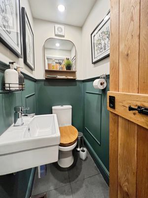 Guest wc- click for photo gallery
